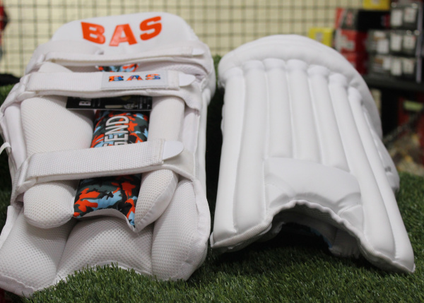 BAS Legend Gold Batting Pads - Image 2