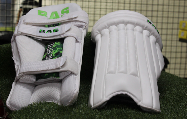 BAS King Hitter Batting Pads - Image 3